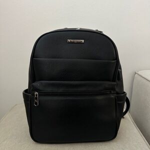 USB BLACK BACKPACK WITH CHARGING PORT